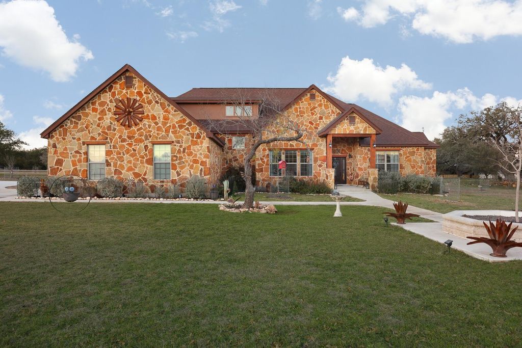 103 rio grande DR, Blanco, TX 78606