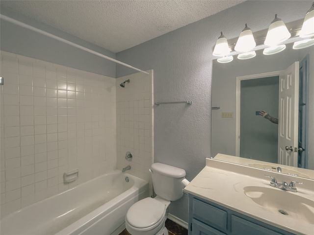 10216 Pack Saddle Court, Fort Worth, TX 76108
