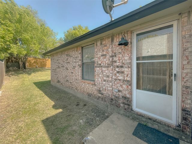 10216 Pack Saddle Court, Fort Worth, TX 76108