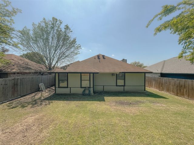 10216 Pack Saddle Court, Fort Worth, TX 76108