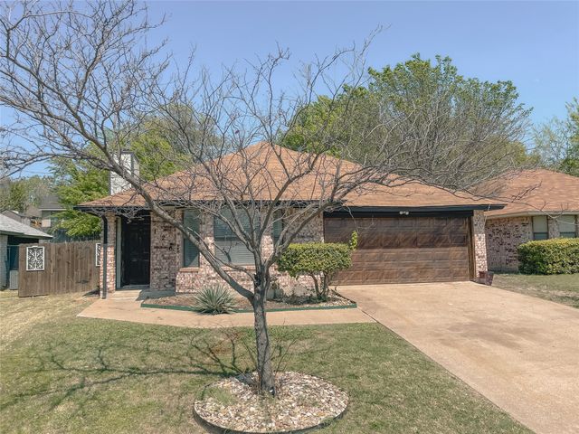 10216 Pack Saddle Court, Fort Worth, TX 76108