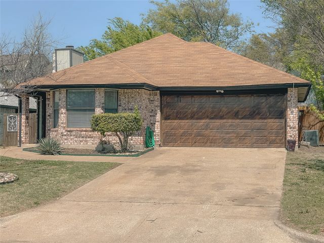 10216 Pack Saddle Court, Fort Worth, TX 76108
