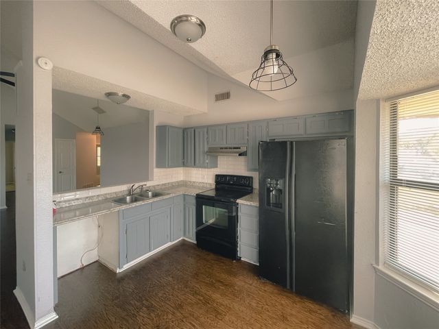 10216 Pack Saddle Court, Fort Worth, TX 76108