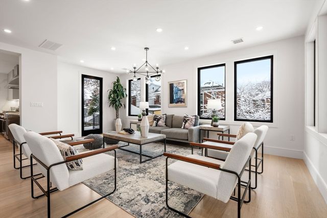 116 Thorndike St 2, Brookline, MA 02446