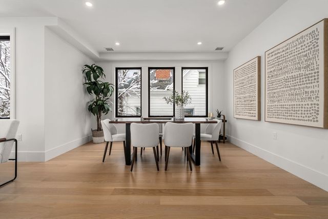 116 Thorndike St 2, Brookline, MA 02446