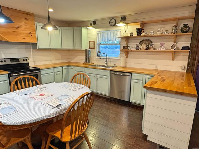 260 School Loop, Oxford, AR 72565