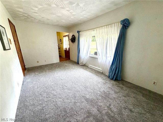 6291 Veterans Blvd, Chester, WV 26034