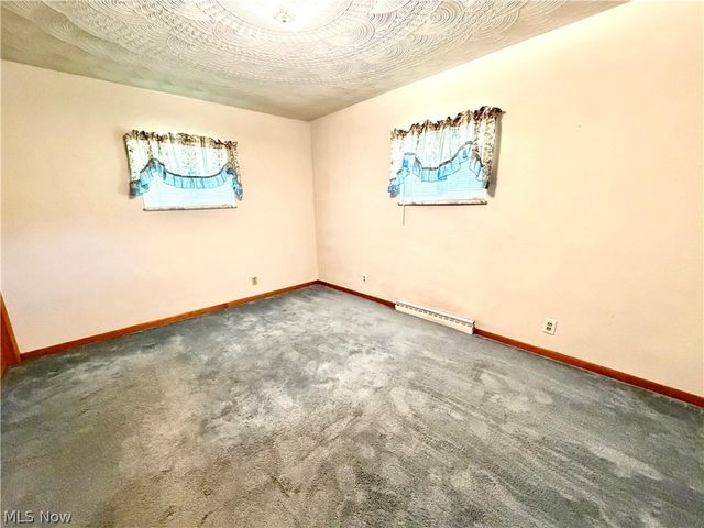 6291 Veterans Blvd, Chester, WV 26034