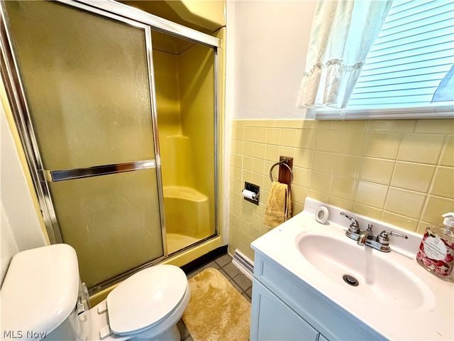 6291 Veterans Blvd, Chester, WV 26034