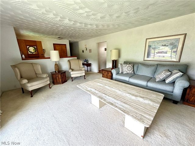 6291 Veterans Blvd, Chester, WV 26034