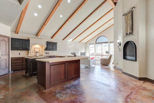 41 S Lakeshore Drive, Ransom Canyon, TX 79366