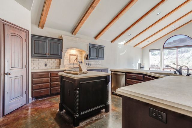 41 S Lakeshore Drive, Ransom Canyon, TX 79366