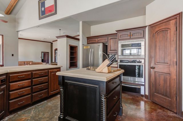 41 S Lakeshore Drive, Ransom Canyon, TX 79366