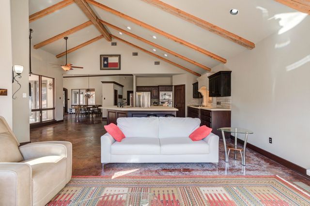 41 S Lakeshore Drive, Ransom Canyon, TX 79366