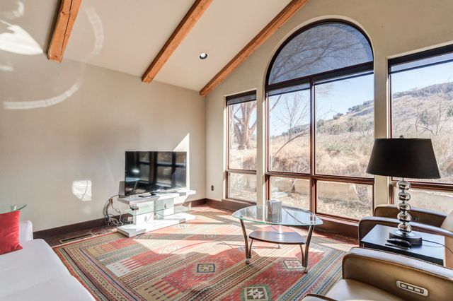 41 S Lakeshore Drive, Ransom Canyon, TX 79366