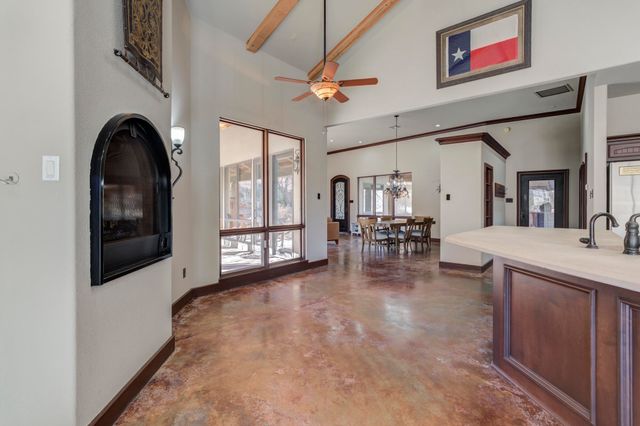 41 S Lakeshore Drive, Ransom Canyon, TX 79366
