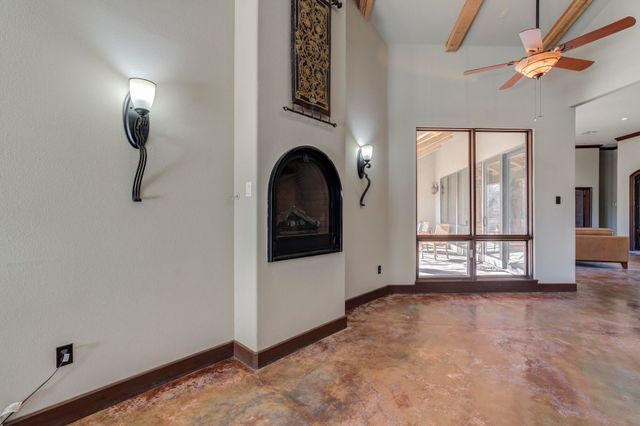 41 S Lakeshore Drive, Ransom Canyon, TX 79366