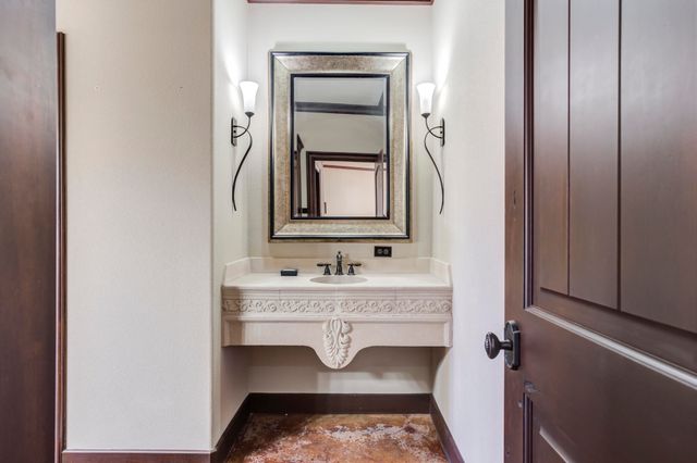 41 S Lakeshore Drive, Ransom Canyon, TX 79366