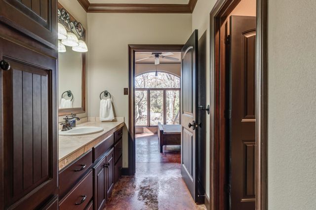 41 S Lakeshore Drive, Ransom Canyon, TX 79366