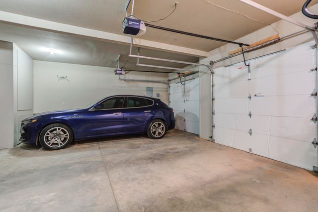 41 S Lakeshore Drive, Ransom Canyon, TX 79366