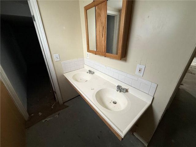 7408 E 49th Terrace, Kansas City, MO 64129