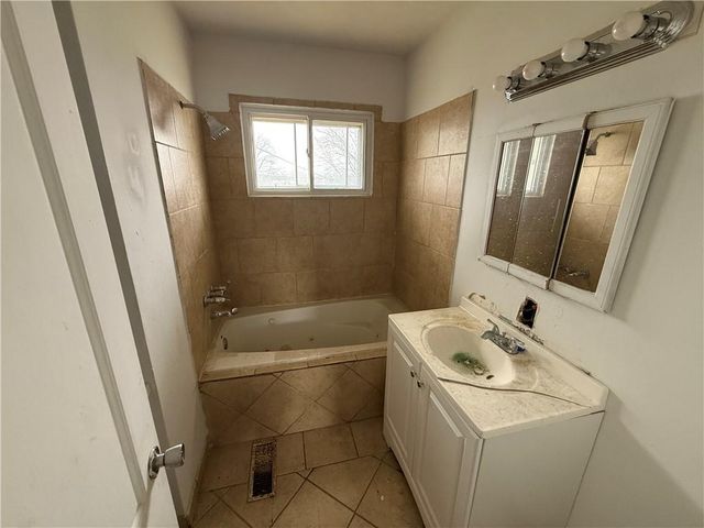 7408 E 49th Terrace, Kansas City, MO 64129