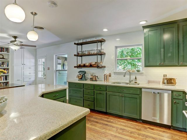 1804 E 39th ST, Austin, TX 78722