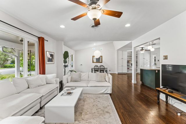 1804 E 39th ST, Austin, TX 78722
