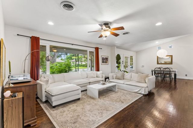 1804 E 39th ST, Austin, TX 78722