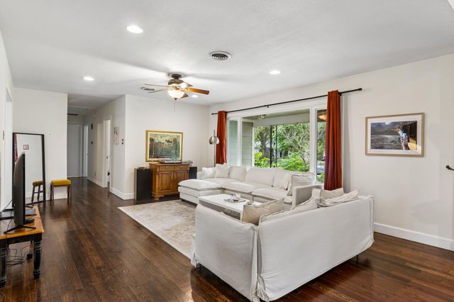 1804 E 39th ST, Austin, TX 78722