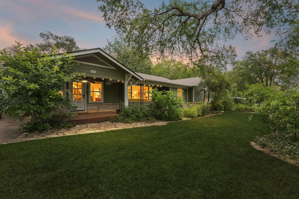 1804 E 39th ST, Austin, TX 78722