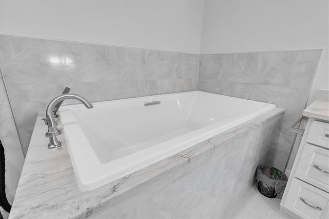 10002 KEY HAVEN ROAD 201, Seminole, FL 33777