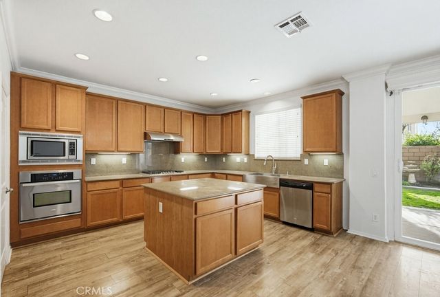 6721 Heathgrove, Eastvale, CA 92880