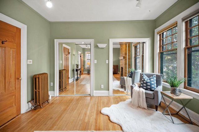 2918 N Hackett AVENUE, Milwaukee, WI 53211