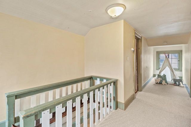 2918 N Hackett AVENUE, Milwaukee, WI 53211