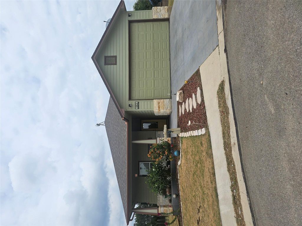 112 Crawford CT, Burnet, TX 78611