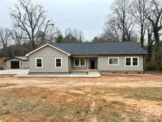 3681 S HWY 127 Highway, Hickory, NC 28602