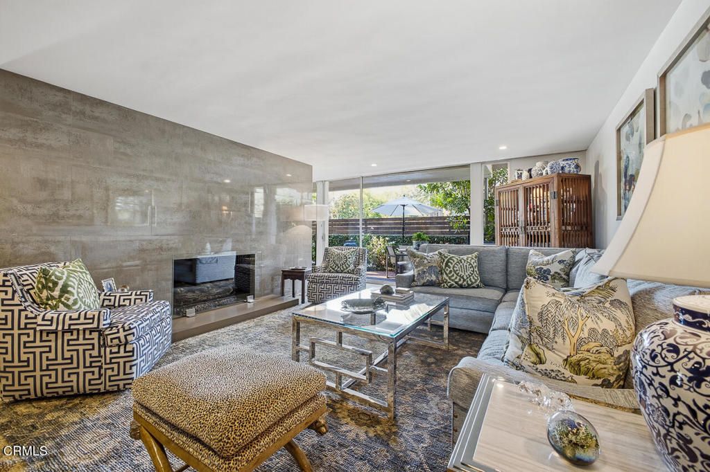 Image 15 of property listing at 1000 S Orange Grove Boulevard 23, Pasadena, CA 91105