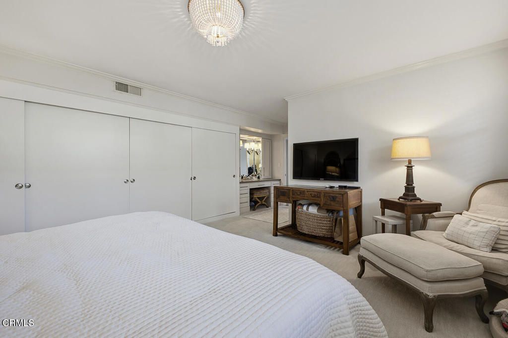 Image 18 of property listing at 1000 S Orange Grove Boulevard 23, Pasadena, CA 91105