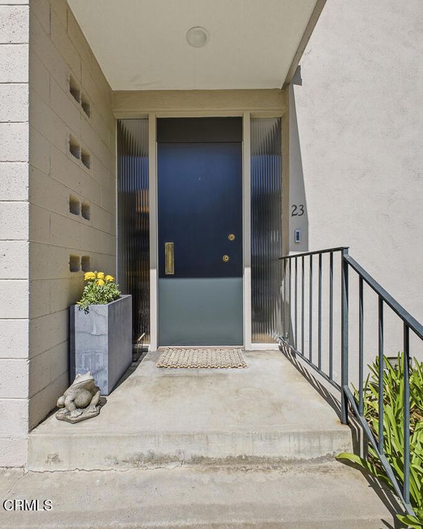 Image 3 of property listing at 1000 S Orange Grove Boulevard 23, Pasadena, CA 91105