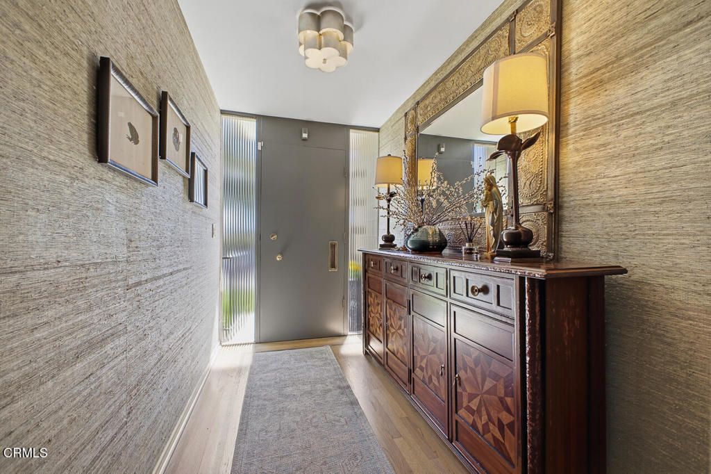 Image 5 of property listing at 1000 S Orange Grove Boulevard 23, Pasadena, CA 91105