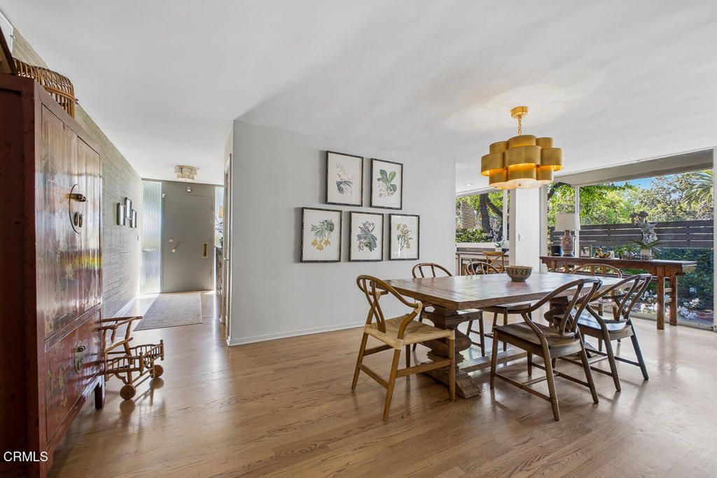 Image 7 of property listing at 1000 S Orange Grove Boulevard 23, Pasadena, CA 91105