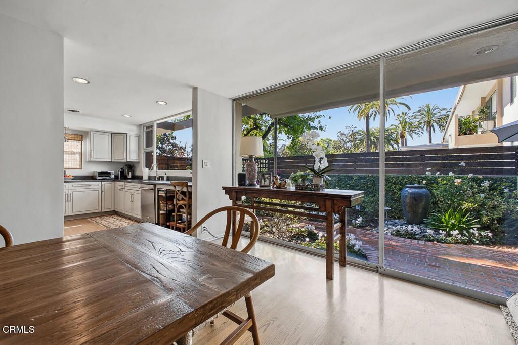 Image 8 of property listing at 1000 S Orange Grove Boulevard 23, Pasadena, CA 91105