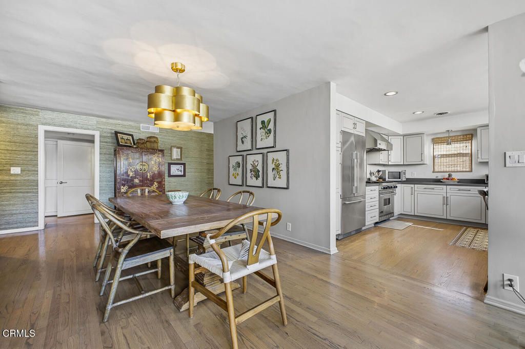 Image 9 of property listing at 1000 S Orange Grove Boulevard 23, Pasadena, CA 91105