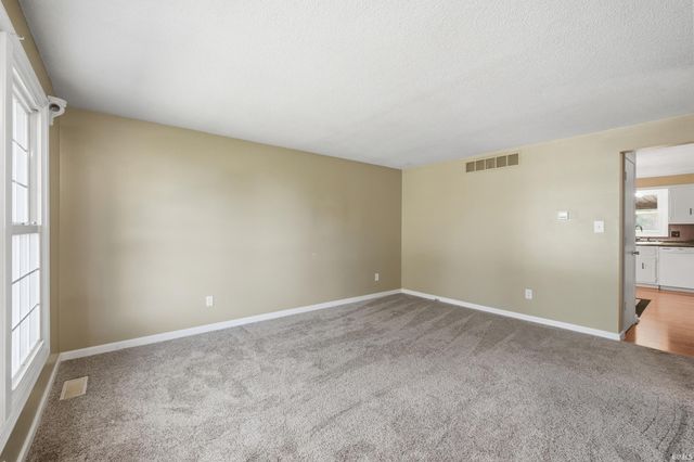 8507 Sandstone Court, New Haven, IN 46774