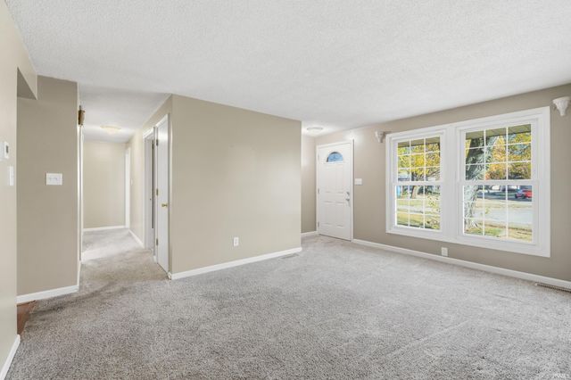 8507 Sandstone Court, New Haven, IN 46774