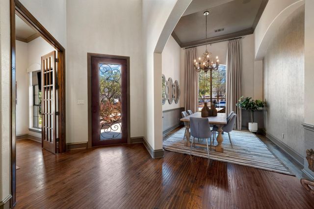 2104 University Club DR, Austin, TX 78732