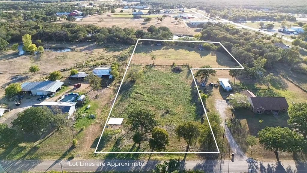 194 S 5th Street, Axtell, TX 76624