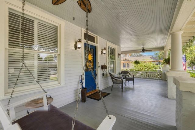 1801 W HILLS AVENUE, Tampa, FL 33606