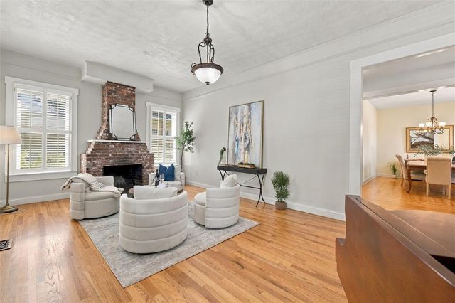 1801 W HILLS AVENUE, Tampa, FL 33606